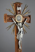 Crucifix - Hout, Metaal, Porselein - 1900-1950 - Tramp Art -