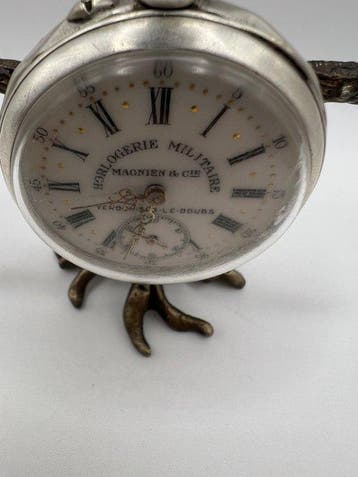 Horlogerie Militaire - regulateur-Jacques Chevalier -, Nieuw