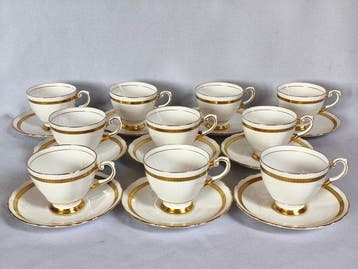 Tuscan Bone China - grupa Wedgwood - grube zocenia - Beker