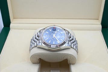 Rolex Sky-Dweller Ref. 336934 Year 2023 (Box & Papers), Handtassen en Accessoires, Staal, Rolex, Polshorloge, Nieuw