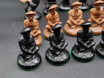 Asiatisches Schachfiguren-Set – 32 Figuren im traditionellen