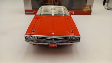 Greenlight 1:18 - Voiture miniature - Dodge Challenger