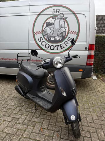 ScooterA-klasse (Geen Rijbewijs Nodig!), Vélos & Vélomoteurs