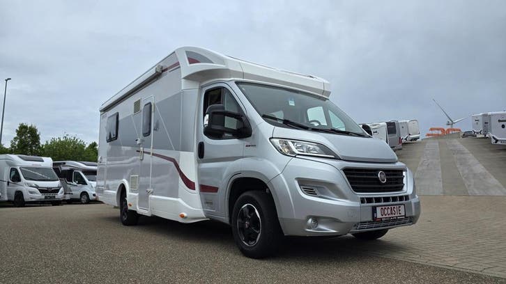 Rimor Seal 66 Plus heel goede staat, hef- en queensbed 90324, Caravanes & Camping, Camping-cars