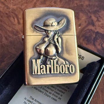 Zippo - Marlboro 3D Relief Cowgirl - Aansteker - Messing,, Nieuw