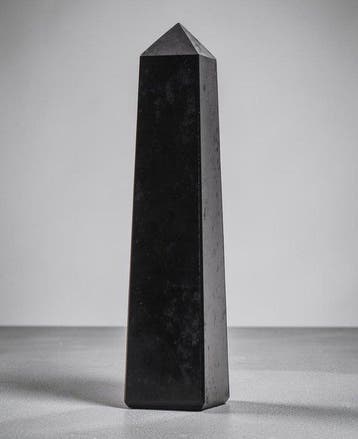 Imperiale Zwarte Toermalijn Obelisk 220 mm – Premium met de