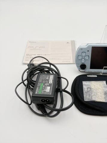 Sony - #2101.Sony PlayStation Portable PSP-2000 – Ice Silver, Nieuw