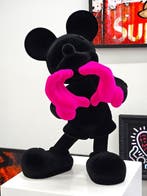 Patryk Konrad - Mickey loves touch, soft pop art resin, Antiquités & Art