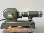 Leitz Prado Langfuss met HEKTOR 250mm lens Diaprojector