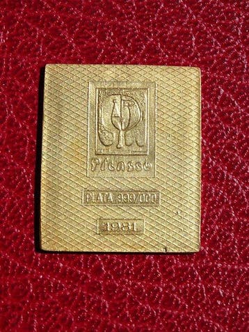 Italië. Pablo Picasso 24 carat gold finished over silver
