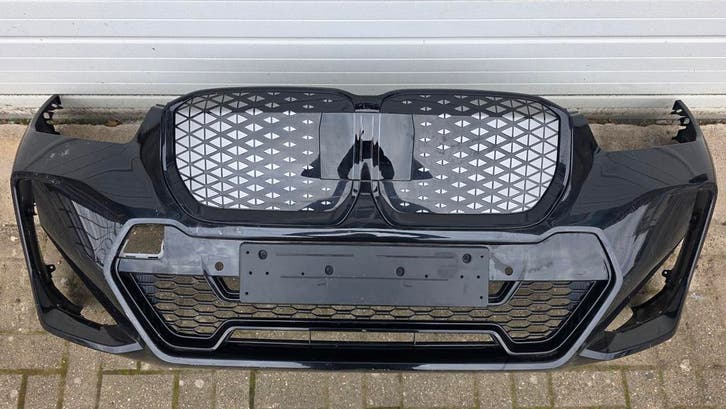 Pare-chocs av. BMW X1 U11 M-Pack 2022 -25 6xPDC 51119881907, Autos : Pièces & Accessoires, Carrosserie & Tôlerie, BMW, Utilisé