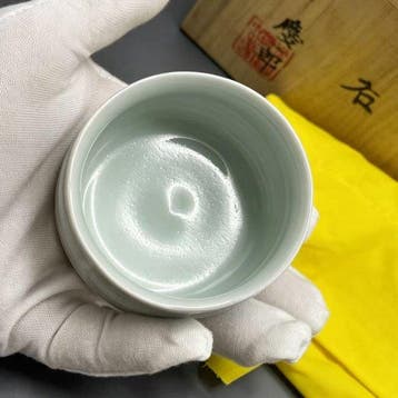 Zeldzame Japanse celadon theekop van Matsumoto Keiichiro,