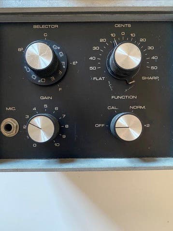 Conn - ST11 Tuner, Nieuw