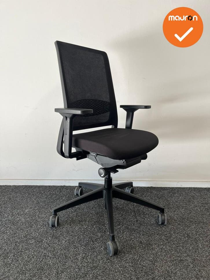 Gispen Zinn bureaustoel - 3D Armleggers - Zwarte stoffering, Articles professionnels, Aménagement de Bureau & Magasin | Mobilier de bureau & Aménagement