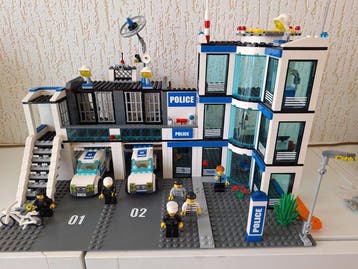 Lego Set - 7498 - City - Police Station