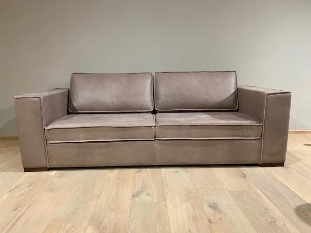 Leren bank Fine, 3 zits, Vintage Taupe, poten hout bruin -, Antiquités & Art, Antiquités | Meubles | Chaises & Canapés, Enlèvement ou Envoi