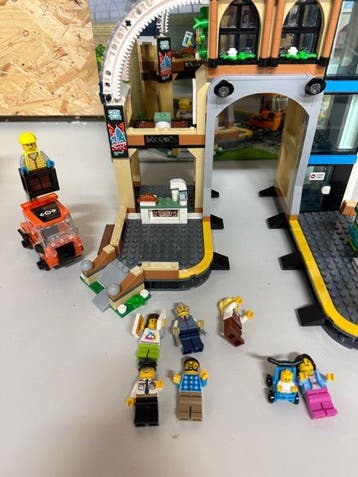 Lego Set - City - Central Train Station; Police Station, Kinderen en Baby's, Speelgoed | Duplo en Lego, Nieuw
