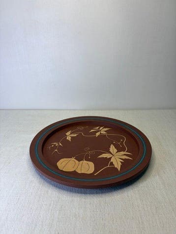 Japanse Tokoname-stijl klei decoratieve plaat – goudkleurig