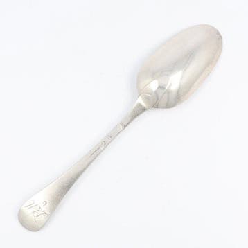 18e eeuw. s Hertogenbosch. Dinerlepel. - Cuillère - Argent