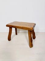 Kruk - Brutalistisch massief eikenhouten lage tafel of kruk