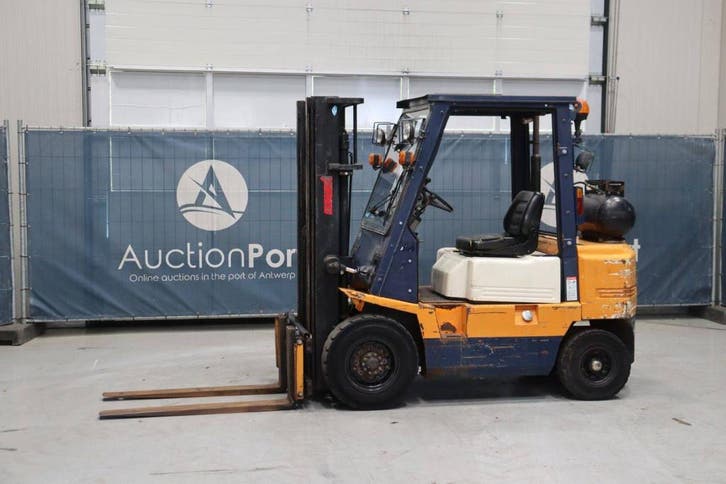 Veiling: Heftruck Yang FG25 LPG 2500kg 4.5m 1996, Articles professionnels, Machines & Construction | Chariots élévateurs & Transport interne