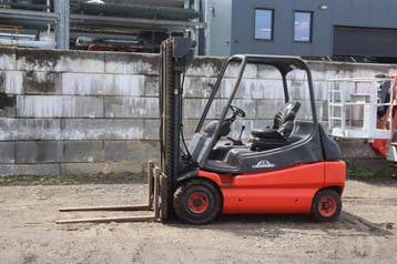 Veiling: Heftruck Linde E30-01 Elektrisch 3000kg 7m 1998, Ophalen