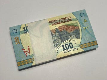 Madagascar. - 100 x 100 Ariary - ND (2017) - Pick 97(3)