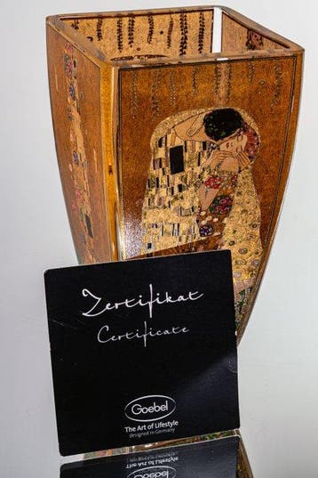 Goebel - Gustav Klimt - Vaas - De Kus - hoogte 16 cm -