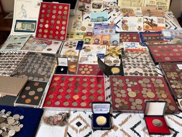 Wereld. Collection de monnaies du monde/medailles/billets