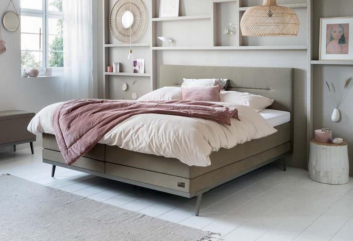 Boxspring Lifestyle by vtwonen Cinnamon | Swiss Sense, Maison & Meubles, Chambre à coucher | Lits boxsprings, Envoi