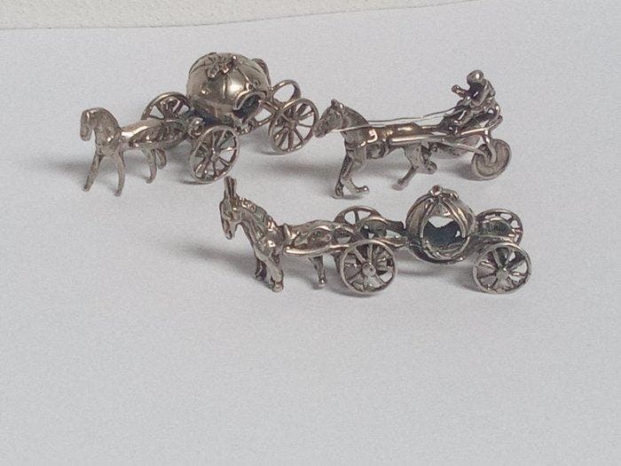 Figuursnijwerk, Cenerentola - 5 cm - .800 zilver, Antiquités & Art, Antiquités | Argent & Or