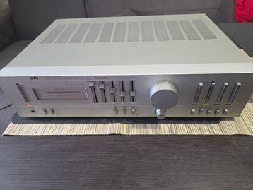 JVC - A-X4 Amplificateur intégré à semi-conducteurs