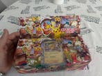 Pokémon - 138 Mixed collection - Scarlet & Violet - Surging, Hobby en Vrije tijd, Verzamelkaartspellen | Pokémon, Nieuw