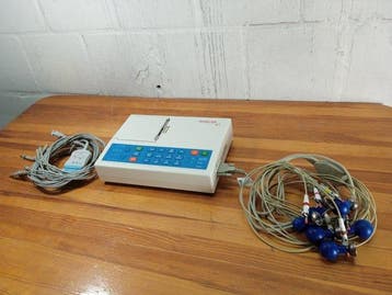 Instrument médical - Plastique, Métal - Schiller Cardiovit