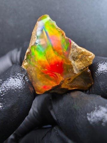 32cts Crystal Opal Specimen Ruw- 6.5 g