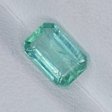 Zonder minimumprijs Smaragd - 1.68 ct - International, Handtassen en Accessoires, Edelstenen, Nieuw