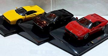 Mattel Hot Wheels 1:43 - Model sportwagen (3) - Ferrari 288, Nieuw
