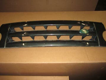 Grille Land Rover Discovery 3  DHB000274LML, Ophalen of Verzenden, Gebruikt, Land Rover