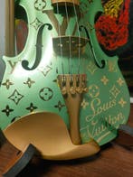 fp pop art - Louis vuitton violon et Capsule vert avocat, Antiquités & Art