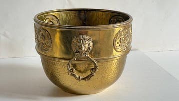 Jardinière - Lions Style Head - Messing - Gehamerde brons
