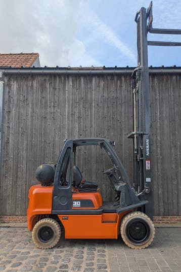 Heftruck - Nissan UGD02A30PQ - 3 ton, Zakelijke goederen, 3000 tot 4000 kg, LPG, Heftruck, Nissan