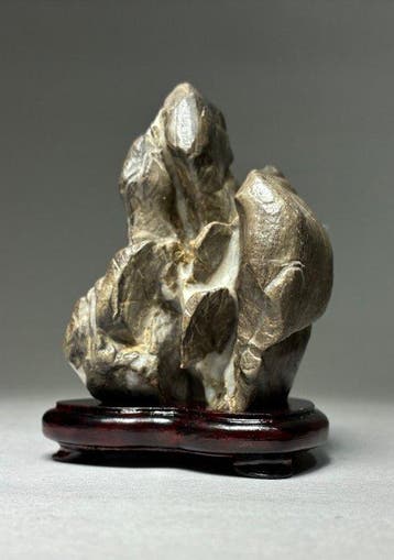 Natuurlijke suiseki () — Abe-kawa Stone (), Winter