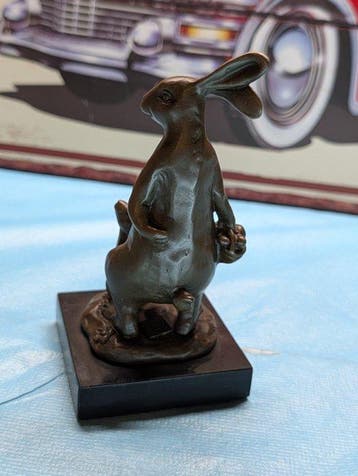 Milo (1910-1978) - Figure - Mutter Hase mit seienm Baby