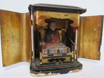 Altaar - Hout - 1950-1960 - Beeld van Kb Daishi in