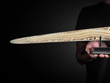 PAS DE PRIX DE RÉSERVE - Magnifique ivoire d’espadon, Antiquités & Art