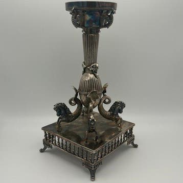 Manifattura francese - Epergne - Mythologische wezens -