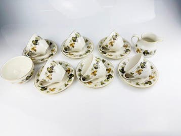 Royal Doulton - Theeservies (8) - Larchmont - Been -