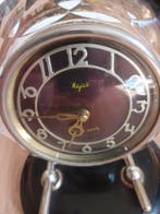 Horloge de table - Majak - Art déco Bakélite, Verre, Métal -