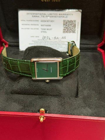 Cartier - Tank Must Green Dial - 4323 - Unisexe - 2024, Nieuw