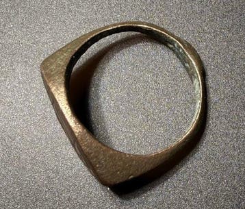 Oud-Grieks, Hellenistisch Brons Ring met een afbeelding van